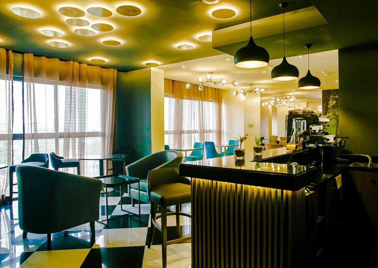 Royal Residences By Design Union Aliayabiagba エクステリア 写真
