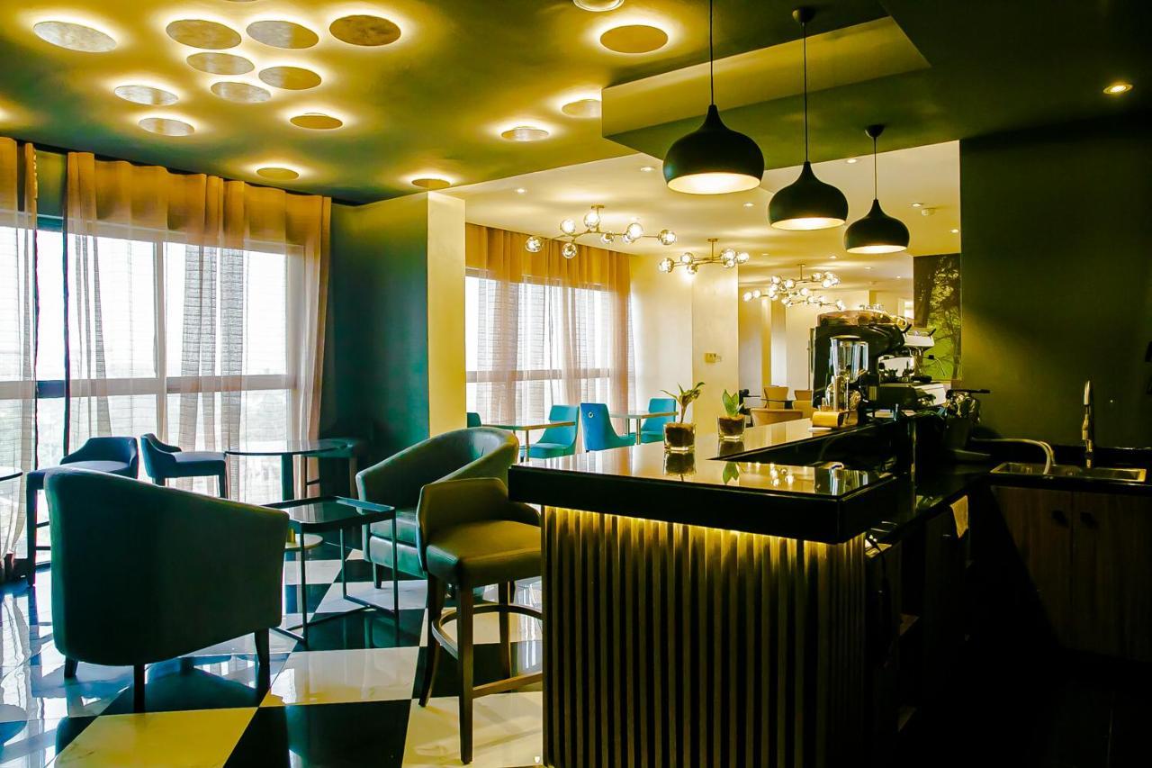 Royal Residences By Design Union Aliayabiagba エクステリア 写真